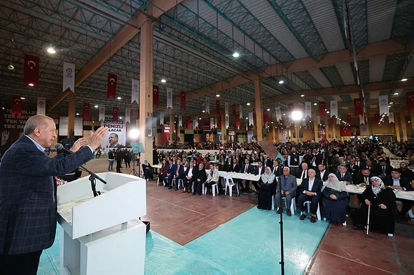 Başkan Erdoğan’dan Denizli’deki iftar programında önemli açıklamalar: Naylon adayı umut diye yutturmaya çalışıyorlar!