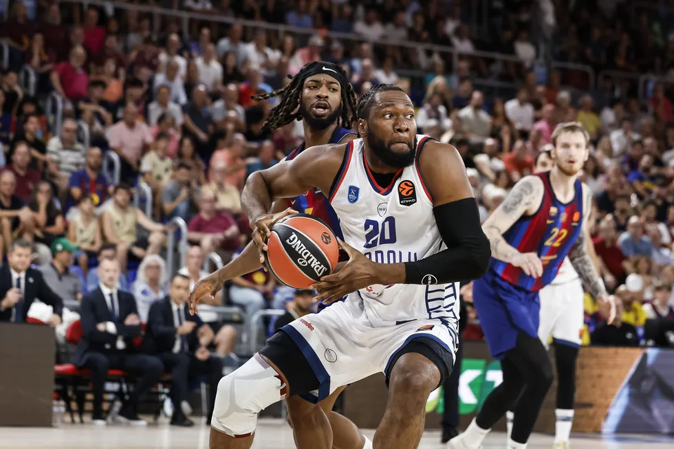 anadolu-efes-konuk-oldugu-barcelonaya-maglup-oldu-euroleaguee-huzunlu-basladi-1790286960403.jpg Anadolu Efes deplasmanda Barcelona’ya mağlup oldu! Temsilcimiz EuroLeague’e yenilgiyle başladı - 1