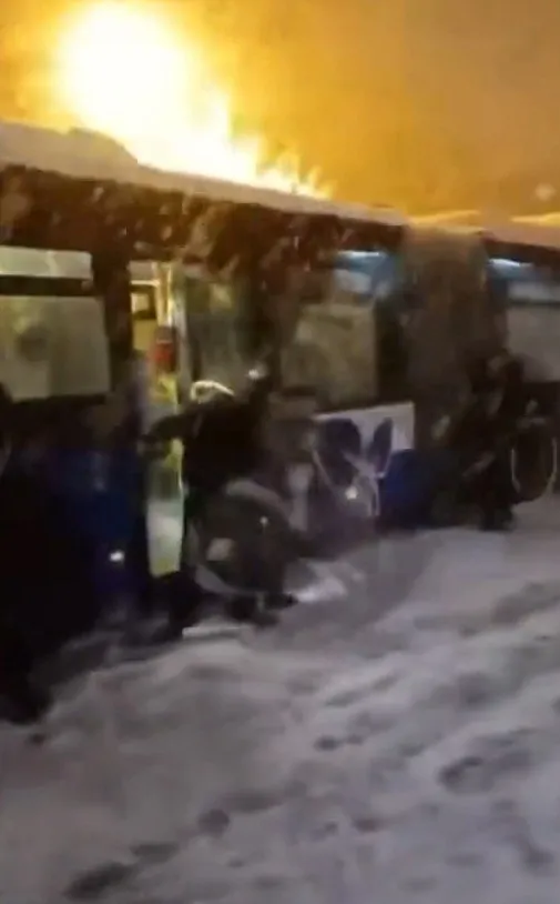 Ankara karlar altında Mansur Yavaş nerede? CHP'li belediyenin müdahalesi yetersiz! Vatandaş yollarda kaldı - 5