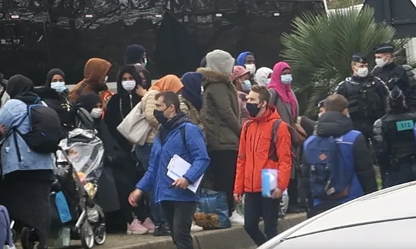 Paris'teki en büyük göçmen kampıydı! Tahliye edildi... - 1
