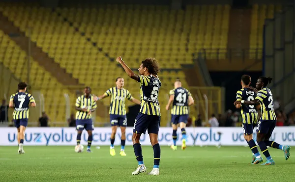 fenerbahcede-5-sakatlik-birden-yildiz-isimden-kotu-haber-1659112204075.jpg Fenerbahçe'de 5 sakatlık birden! Yıldız isimden kötü haber... - 1