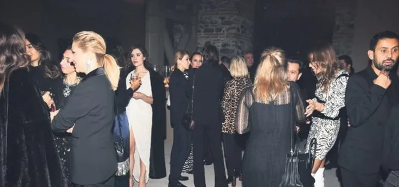 Arzu Sabancı ve Özge Ulusoy böyle pişti oldu!