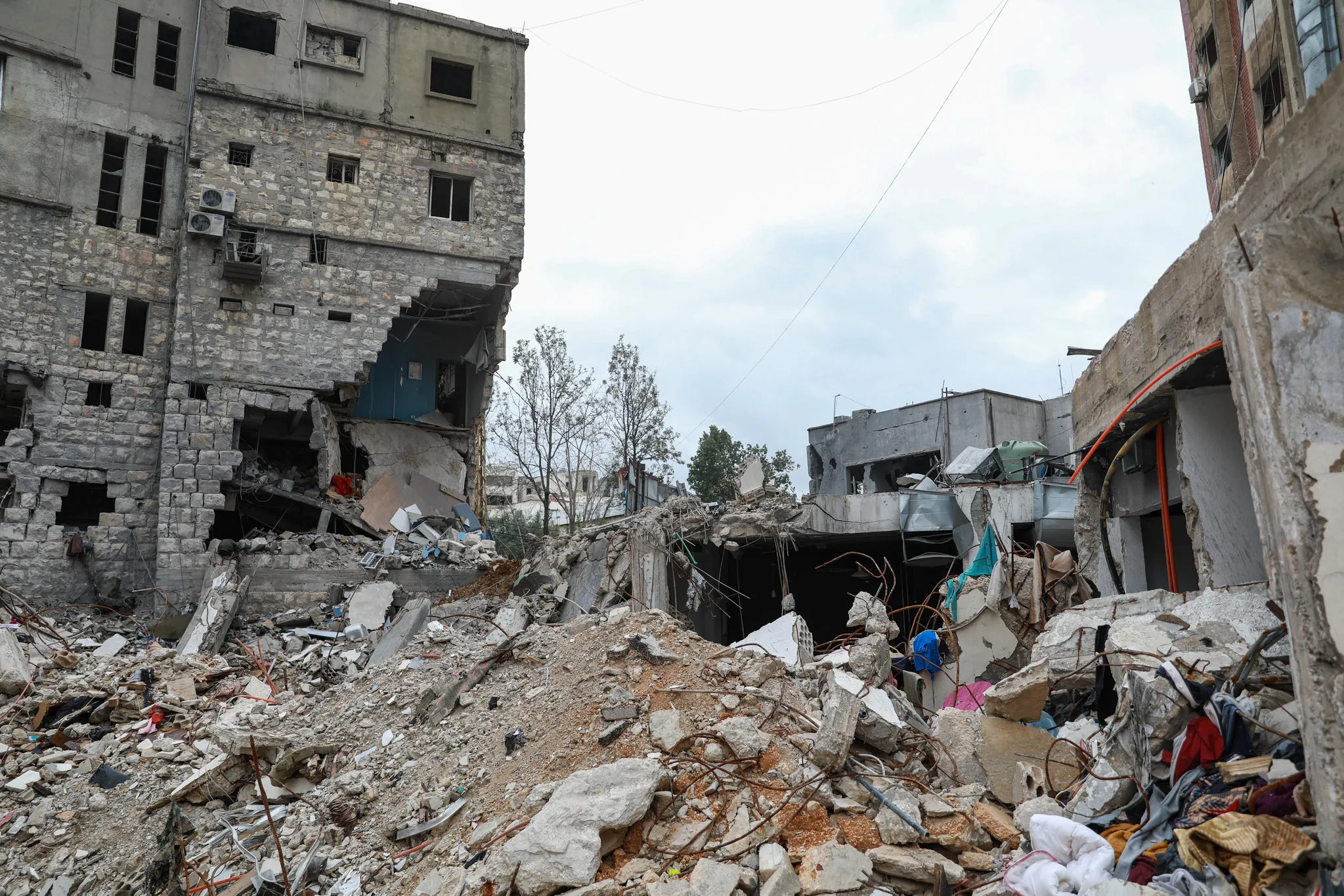Katil İsrail'den ibadethane katliamı! Lübnan’da kutsal mekanlar yerle bir edildi