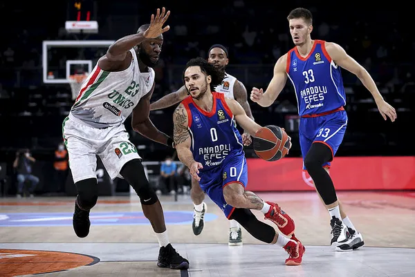 Anadolu Efes, THY Avrupa Ligi’nde UNICS Kazan’ı mağlup etti