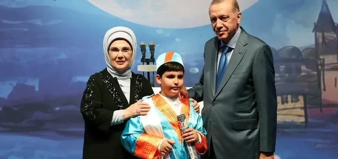 Başkan Erdoğan eşi Emine Erdoğan ile beraber torununun mezuniyetine katıldı