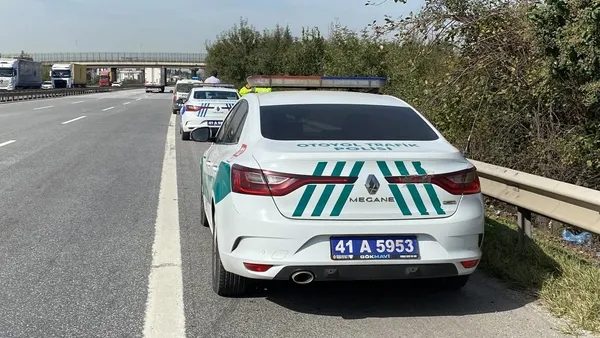 1698057131931.jpg TEM'de motosiklet kazası: Kopan kolu ambulansla götürüldü - 2