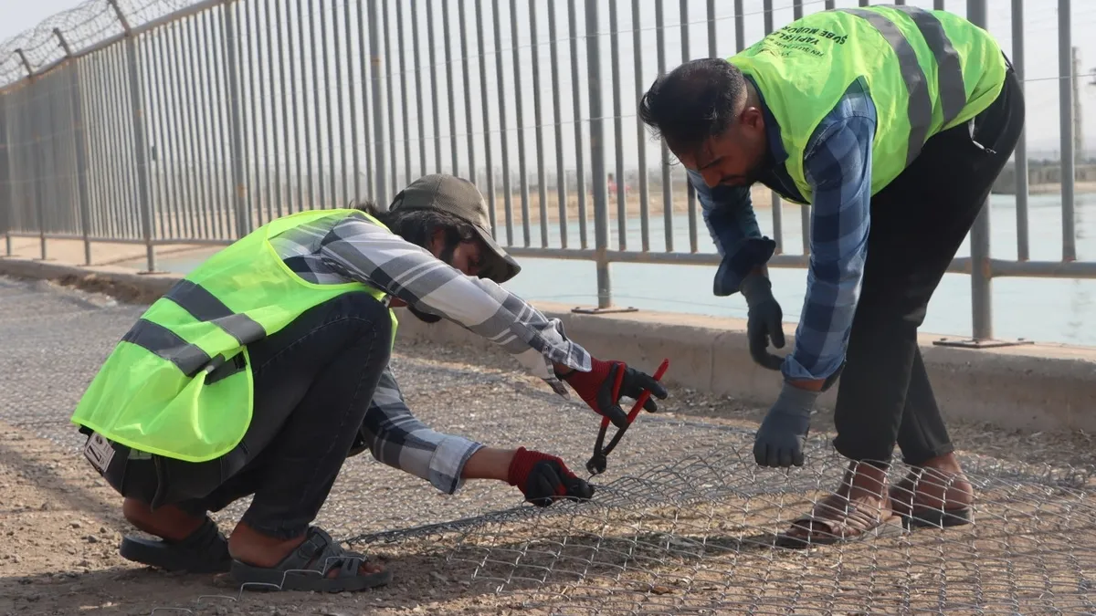 Şanlıurfa'da sulama kanalında can güvenliği için tel örgü önlemi