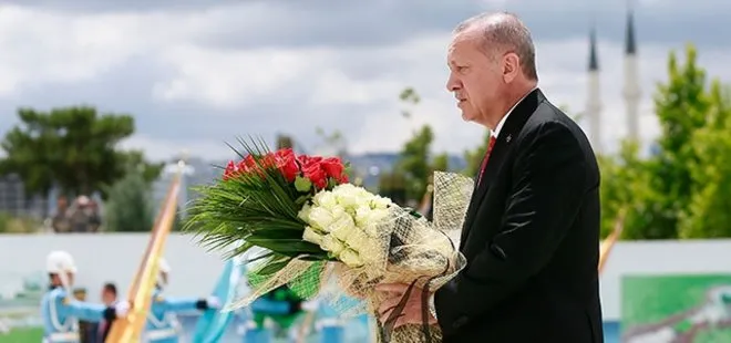 Son dakika: Başkan Erdoğan’dan 15 Temmuz Anıtı’na çelenk