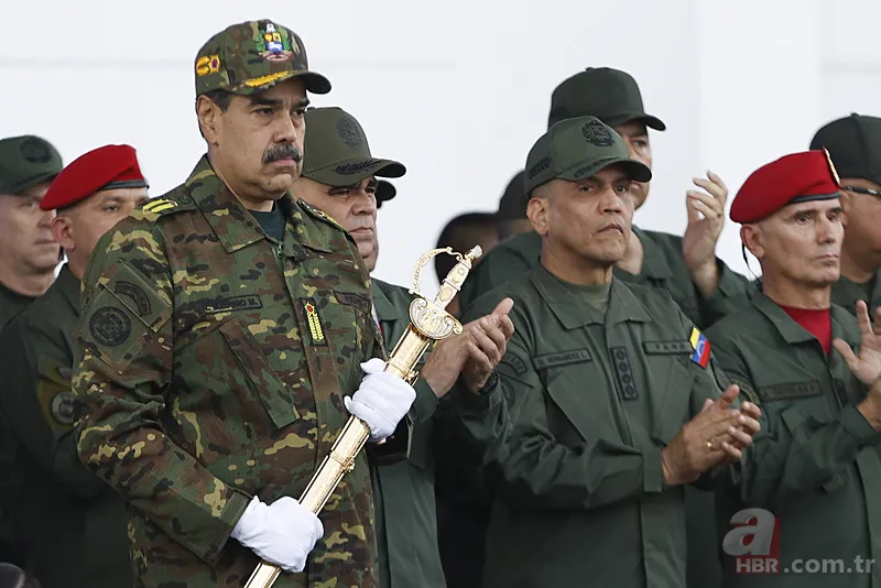 Venezuela'da gövde gösterisi! Maduro kılıcıyla sokaklara indi 4