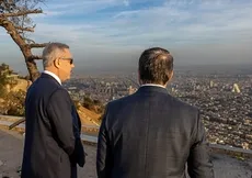 Suriye’de anlamlı kare! Bakan Fidan Şeybani ile Kasyun Dağı’ndan Şam’ı seyretti