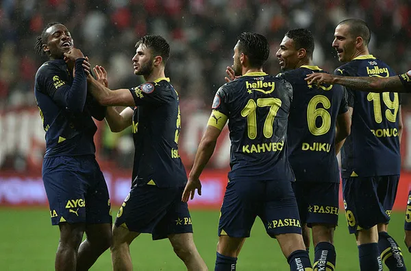 kanarya-zirvede-antalyaspor-0-2-fenerbahce-mac-sonucu-1706992089749.jpg Kanarya tekrardan zirvede! Antalyaspor 0-2 Fenerbahçe (MAÇ SONUCU) - 2