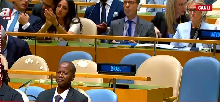 BM Genel Kurulu’nda çarpıcı anlar! Filistin sesi yankılandı İsrailliler toz oldu: Dikkat çeken yırtık koltuk detayı