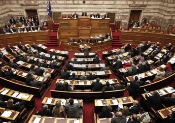 Atina'ya cami meclisten geçti!