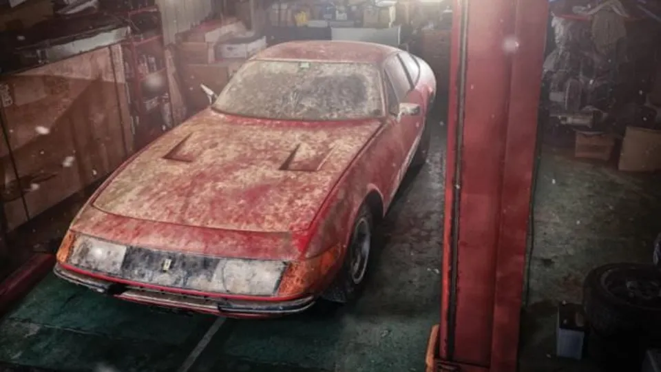 Bir depoda 40 yıllık Ferrari bulundu!
