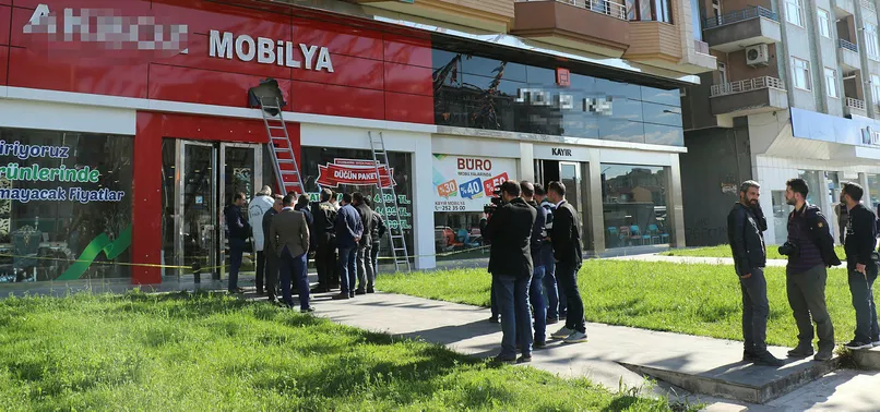 AK PARTİ İLÇE BAŞKANLIĞI BİNASINA ATEŞ AÇILDI