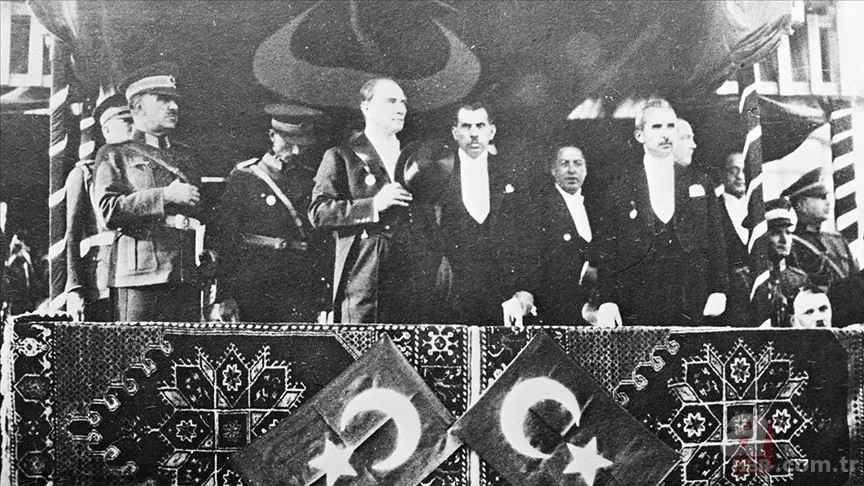 Atatürk fotoğrafları ve 29 Ekim Cumhuriyet Bayramı kutlama görselleri! Atatürk'ün Cumhuriyet ile ilgili sözleri 7