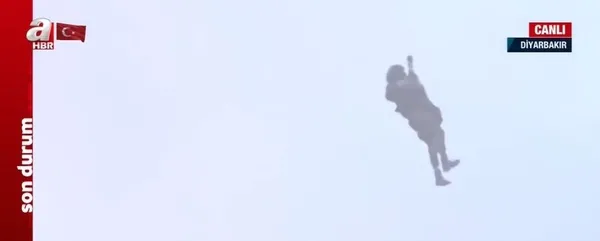 Deprem sonrası ağır hasar alan Galeria İş Merkezi’nde kedi kurtarma operasyonu! Mehmetçik seferber oldu helikopter havalandı