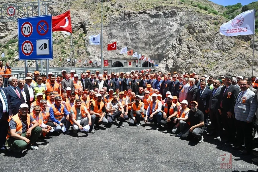 Hakkari’ye Terörsüz Türkiye yatırımları! Yüksekova'ya zaman kazandıran proje: Seyahat süresi 4 dakikaya indi 1