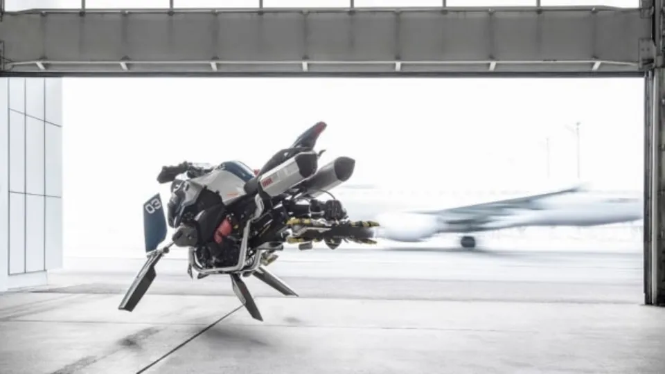 Uçan motosiklet BMW Hover Ride geliyor!