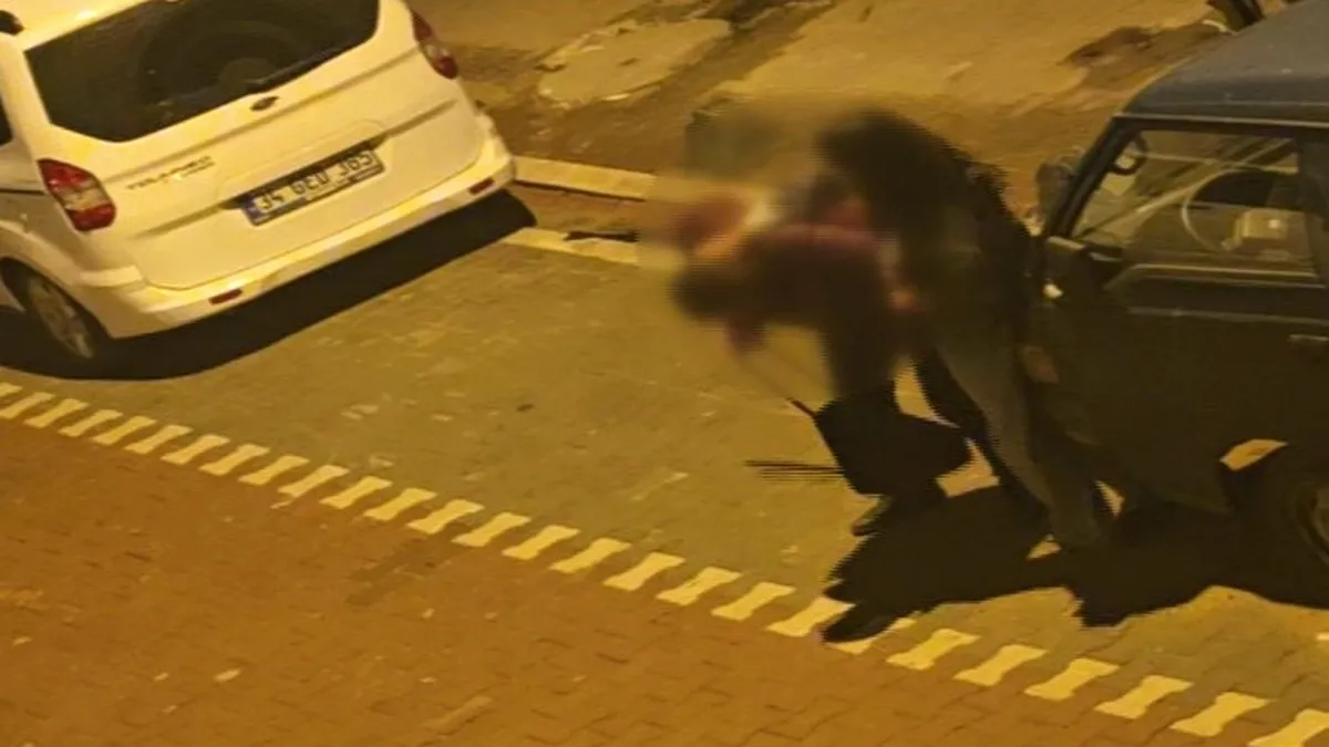Esenyurt'ta tartıştığı erkeği darbedip taş yağmuruna tuttu - 1
