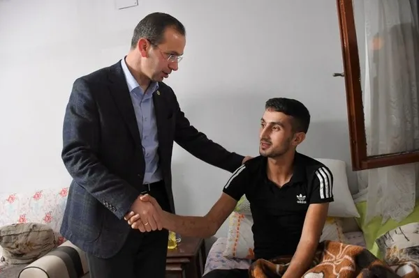pence-kilit-harekatinda-bir-bacagini-kaybetti-gazi-bunyamin-kocamanin-gorev-aski-1671774842486.jpg Pençe-Kilit Harekatında bir bacağını kaybetti! Gazi Bünyamin Kocaman’ın görev aşkı - 4