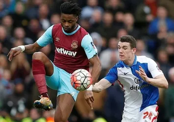 Galatasaray, Alex Song'un peşini bırakmıyor