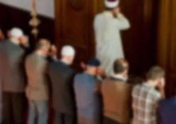 Cami imamına bıçaklı saldırı