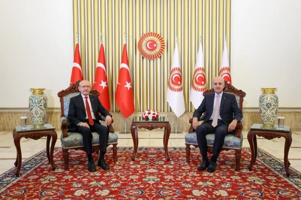 terorsuz-turkiye-surecinde-kritik-temas-tbmm-baskani-kurtulmustan-pes-pese-ziyaretler-1784644522406.jpeg Terörsüz Türkiye sürecinde kritik temas! TBMM Başkanı Kurtulmuş'tan peş peşe ziyaretler - 1