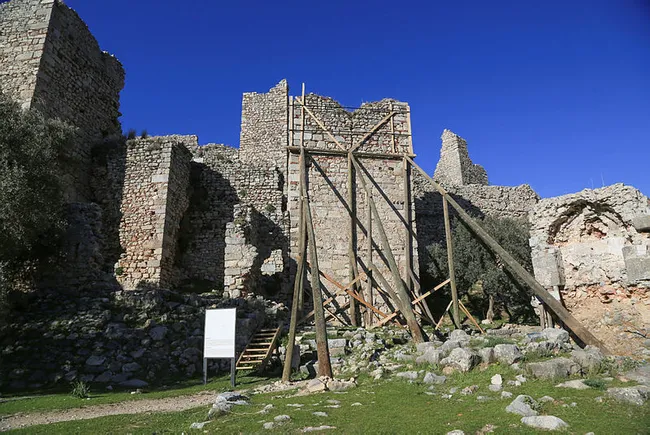 becin-antik-kentindeki-kale-cesmesinden-yaklasik-700-yil-sonra-yeniden-su-akmaya-basladi-1616762036673.jpg Beçin Antik Kenti'ndeki Kale Çeşmesi'nden yaklaşık 700 yıl sonra yeniden su akmaya başladı - 5