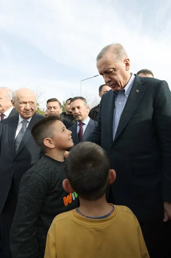 Başkan Recep Tayyip Erdoğan’a Afşin’deki depremzedelerden sevgi seli