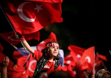 Demokrasi nöbetleri devam ediyor