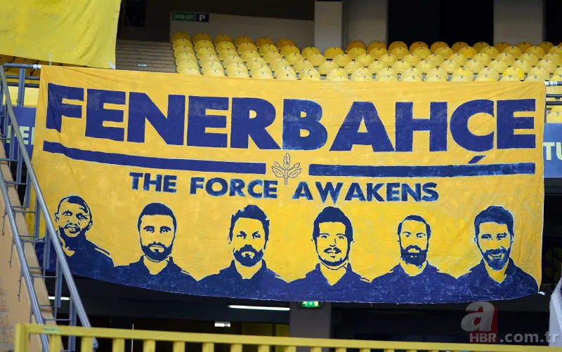 Arda Turan Fenerbahçe-Galatasaray maçı sonrası gözyaşlarına hakim olamadı! İşte o anlar... 10