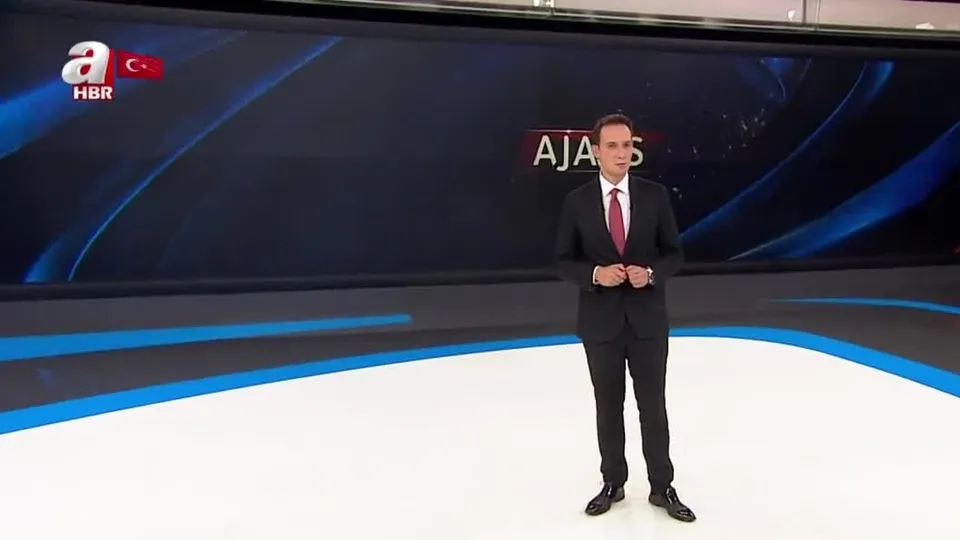 Eyfel Kulesi’nde bomba paniği!