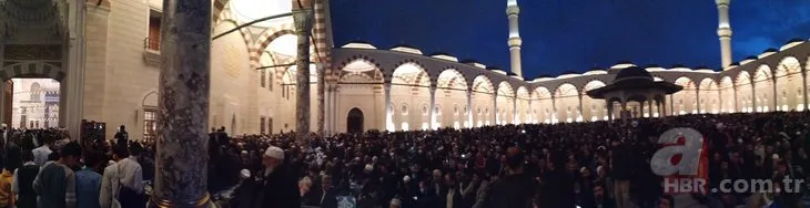 Büyük Çamlıca Camii’nde tarihi kalabalık!