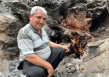 Yüz yıllardır yanan taş! Hatay'daki bu taşın sırrını kimse çözemiyor
