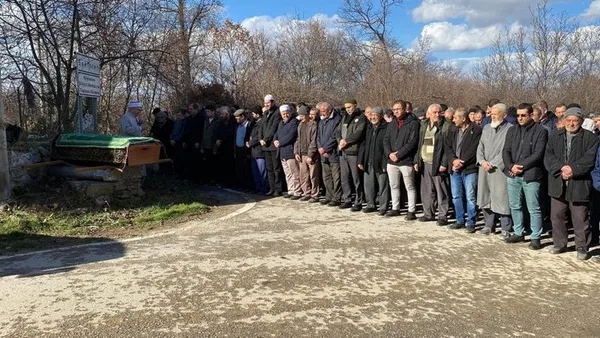 kutahyada-yasli-kadinin-olumunde-korkunc-iddia-annemi-o-ayi-parcaladi-1670317317471.jpg Kütahya’da yaşlı kadının ölümünde korkunç iddia! “Annemi o ayı parçaladı” - 2