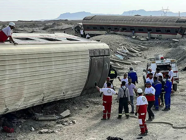 Tabas-Yezd seferini yapan yolcu treninin raydan çıkması: Dışişleri Bakanlığından İran’a başsağlığı mesajı - 3