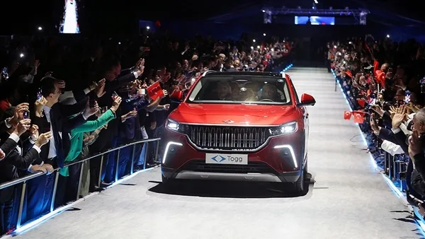 Yerli ve milli projelerin düşmanı Can Ataklı yine Togg yalanına sarıldı: İtalya’dan geliyor önlerini de bantlarla kapatıyorlar