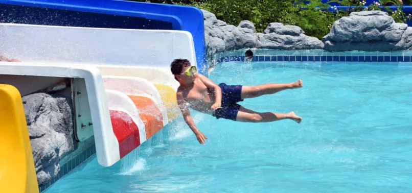 Tedbirler devam ediyor! Koronavirüs gölgesinde tatil...