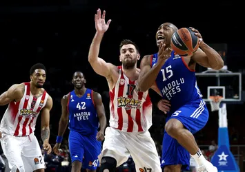 Anadolu Efes, Final-Four yolunda avantajı kaptı