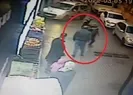 Yol ortasında satırlI saldırı kamerada