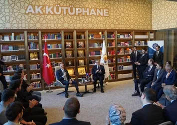 AK Parti'de "Kütüphane Sohbetleri" programının ilk konuğu Ömer Çelik oldu