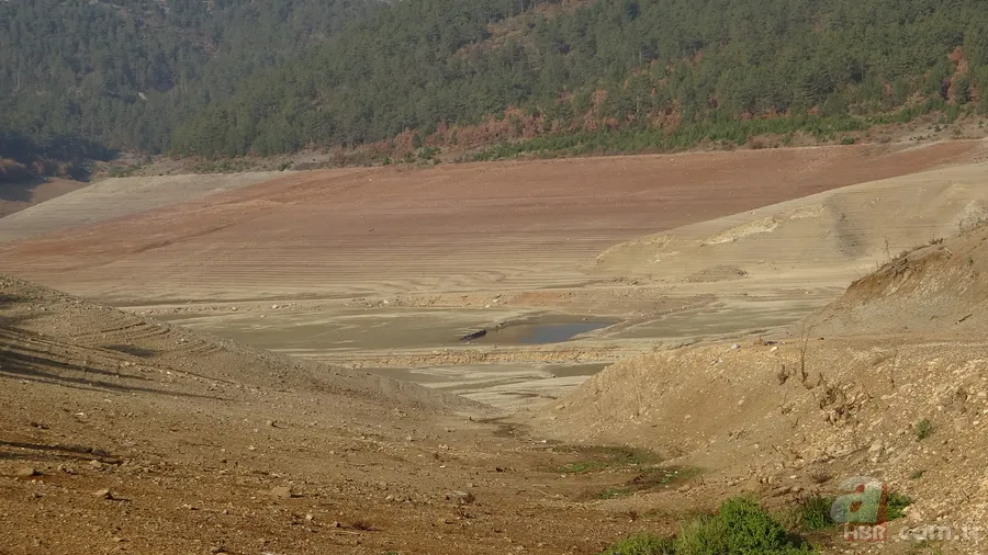 Bursa’da 60 milyon metreküp kapasiteli baraj tamamen kurudu! Sadece 50 günlük su kaldı 8