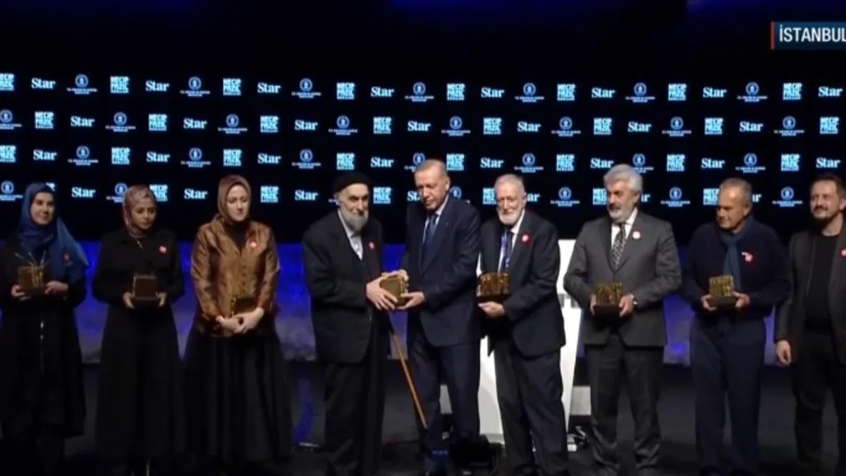 Başkan Erdoğan'dan 8 farklı ödül takdimi!