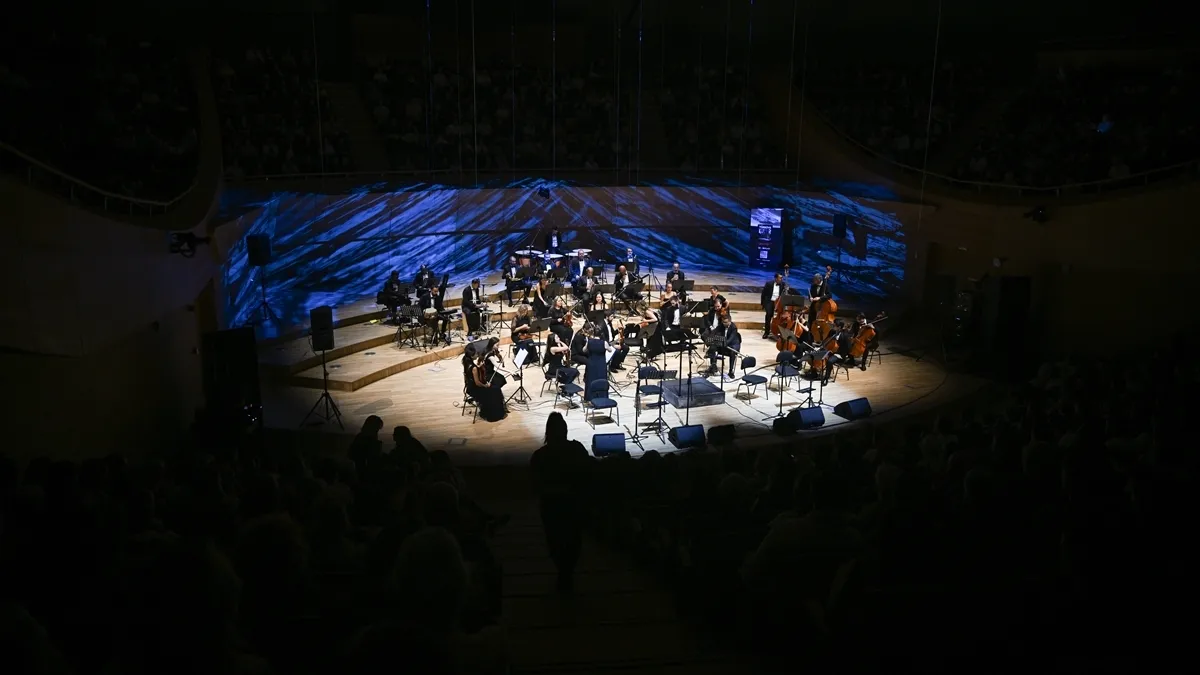 Senfonik ezgilerle Neşet Ertaş türküleri Ankara'dan yükseldi