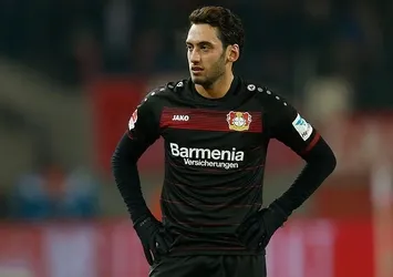 Hakan Çalhanoğlu'na 4 ay futboldan men cezası