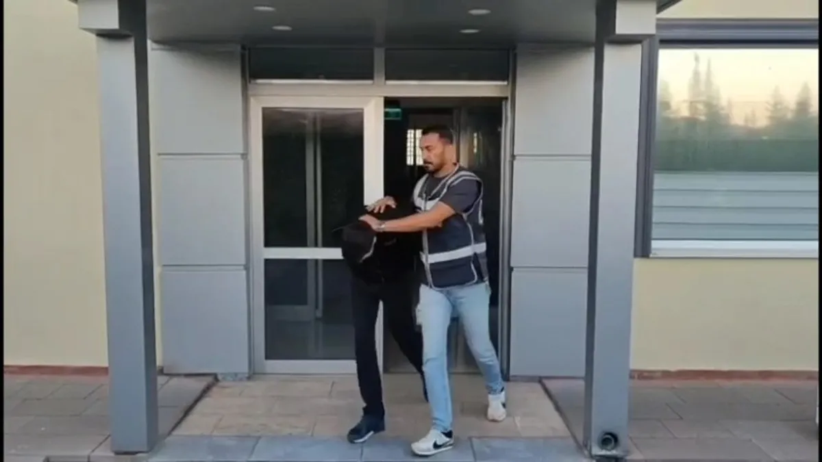 Kendilerini polis ve savcı olarak tanıtıp 7 milyon lira dolandırdılar! İki farklı taksiyle kaçarken Bolu'da yakalandılar