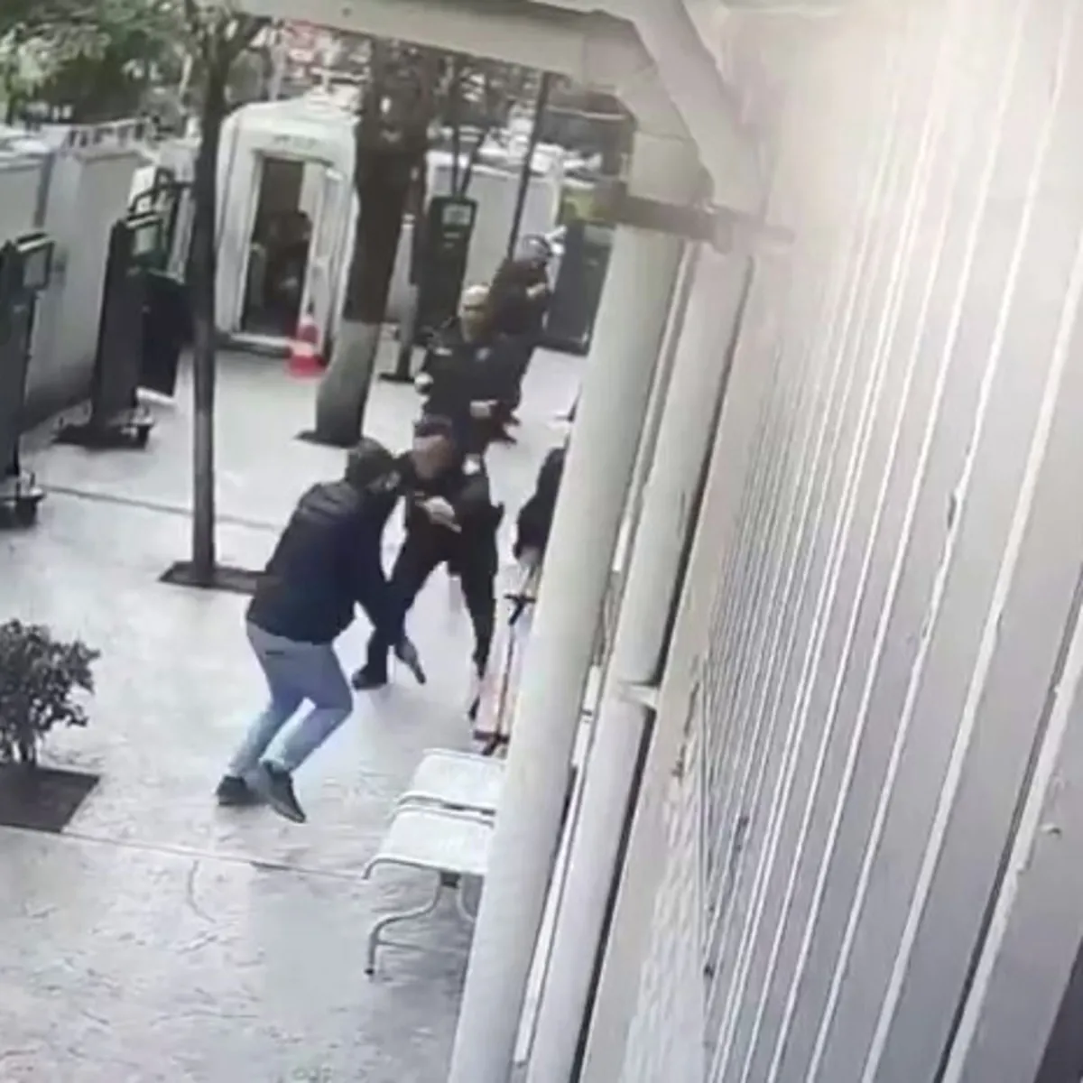 Polisin silahıyla canına kıydı! Karakolda dehşet dolu anlar