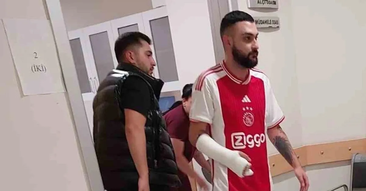 Ünlü rapçiler Vahap Canbay ve Wolker’ın içinde bulunduğu minibüs kaza yaptı: 7 yaralı