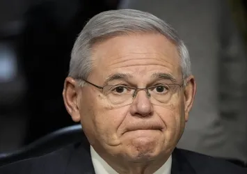 Yunan yandaşı ABD'li senatör Bob Menendez'den Türkiye'ye skandal sözler